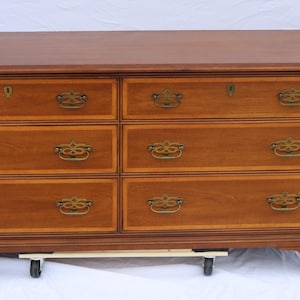 Henredon Fine Furniture Medium size 6 Drawer Dresser