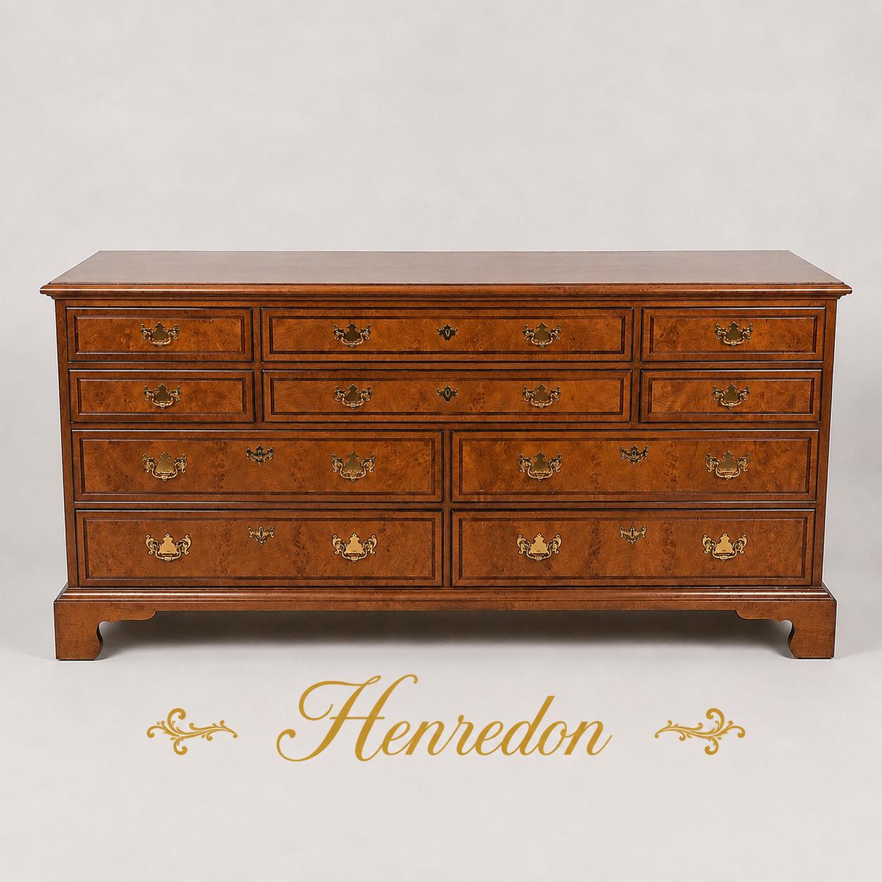 アメリカ　アストン　ヘンレドン　チェスト　アンティーク家具　henredon 1970s Vintage Henredon Aston Court Banded Mahogany Triple Dresser