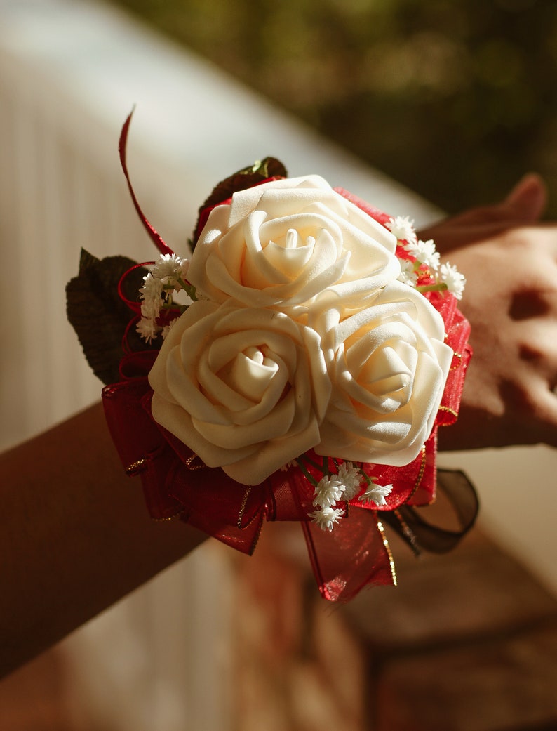 PromHomecomingFormalBridal Rose Corsage /& Boutonniere Set