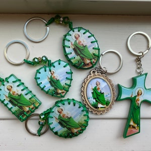 Llavero de San Judas, llavero de San Judas Tadeo, llavero religioso, llavero con cruz, regalo para ella, regalo para él
