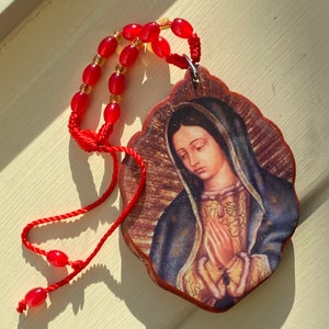 Decoración colgante de pared de Nuestra Señora de Guadalupe, Amuleto de protección ajustable de la Virgen María, Accesorio de espejo retrovisor, Regalo para ella, Regalo para él