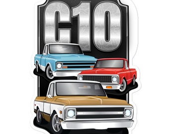 Op de afbeelding: Een sticker met drie vintage C10 pick-up trucks. De trucks zijn in verschillende kleuren: blauw, rood en bruin. De sticker heeft een zilveren achtergrond met de tekst "C10" in grote, vette letters.
