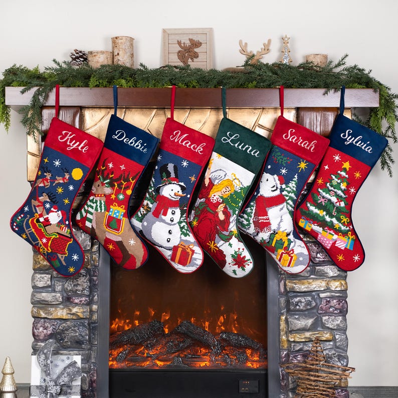 Personalized Christmas Stockings Luxury Vintage Needlepoint Stocking Embroidered Velvet Stocking with Name Holiday Stocking for Family Decor Bild 2