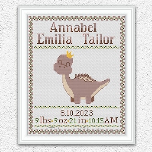 Schema punto croce personalizzato per annuncio nascita dinosauro Ricamo grazioso per decorazione cameretta dinosauro Sampler nascita bambino personalizzato xstitch #701*