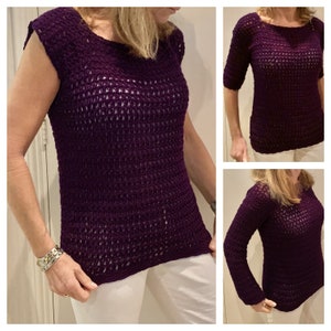 Puede incluir: Tres imágenes de un top de crochet morado con diferentes longitudes de manga. La primera imagen muestra un top sin mangas, la segunda imagen muestra un top con mangas 3/4 y la tercera imagen muestra un top con mangas largas.