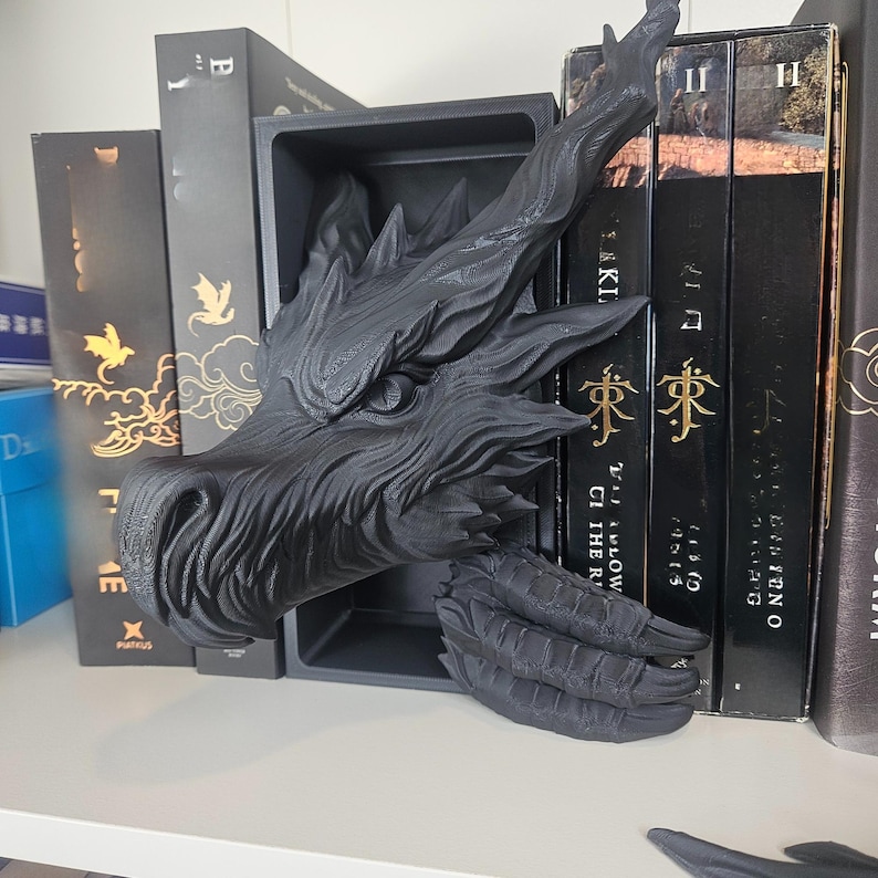 Shadow Dragon Emerging Head & Tail Bookend Set | 2-Piece Fantasy Book Nook Decor | 3D Printed Dragon Shelf Art | Unique Home Decoration Gift 画像 3