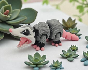 Adult Opossum Figurine – 3D Printed Articulating Fidget – Posable Desk Companion – Collectible Opossum Display Model – Tactile Stress Relief