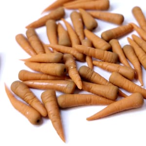 1 x Carrot, 1:12 Scale, Realistic Dollhouse Miniature Food, Handmade Vegetable