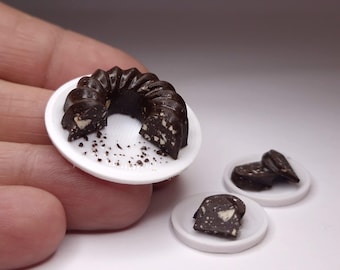 ミニチュアチョコレート＆ビスケットバントデザート – 1/12スケールのリアルなドールハウスフード