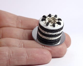 Miniature Chocolate Cookie Cake - 1:12 Scale, Realistic Dollhouse Miniatures,  Food, Bakery