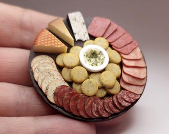 ミニチュア シャルキュトリーボード - 1:12スケール、リアルなドールハウスミニチュア、食品、デリ