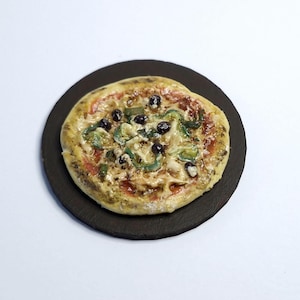 Pizza with Wooden Cutting Board, 1:12 Scale, Realistic Dollhouse Miniature Food, Handmade