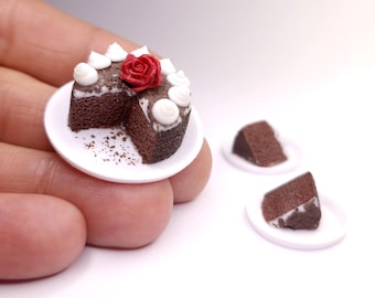 Miniature Chocolate Cake with Plated Slices - 1:12 Scale, Realistic  Dollhouse Food