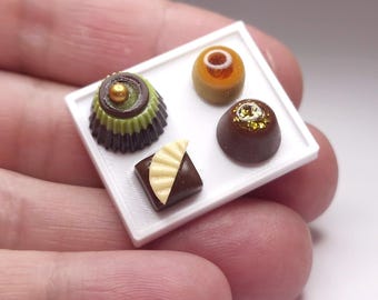 ミニチュアグルメデザートセレクション - 1:12スケールのリアルなドールハウスフード