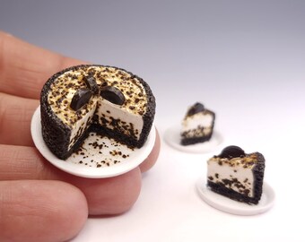 1:12 Scale Miniature Chocolate Cookie Cheesecake with Slices Set, Realistic Dollhouse Food