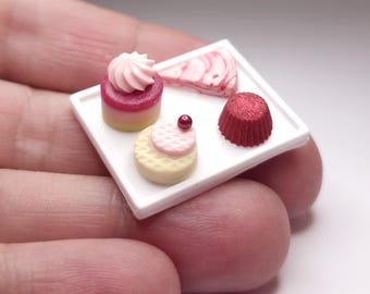 ミニチュアグルメデザートセレクション - 1:12スケールのリアルなドールハウスフード