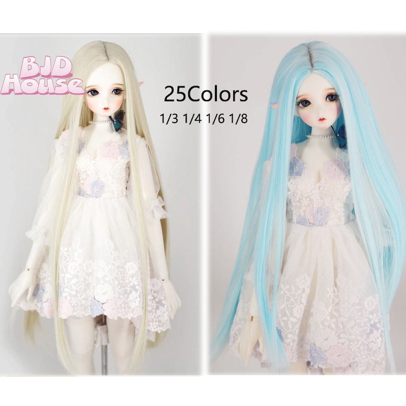 Puede incluir: Dos mu&ntilde;ecas con el pelo largo y liso. La mu&ntilde;eca de la izquierda tiene el pelo rubio y la mu&ntilde;eca de la derecha tiene el pelo azul claro. Ambas mu&ntilde;ecas llevan vestidos blancos con ribetes de encaje. El texto "25Colors 1/3 1/4 1/6 1/8" es visible en la imagen.