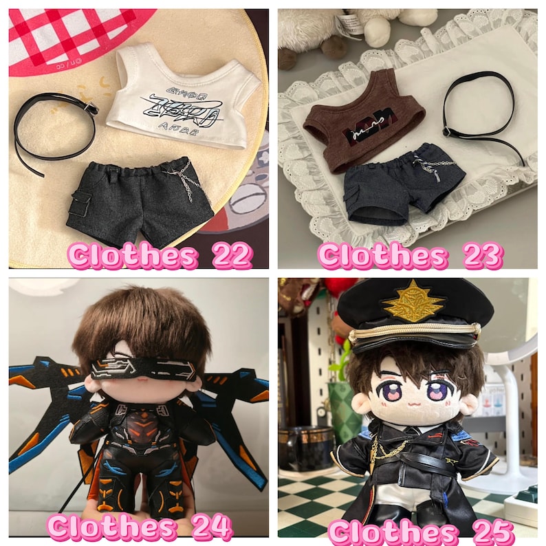 K&ouml;nnte beinhalten: Eine Sammlung von Puppenkleidungssets, darunter Shorts, Oberteile und Accessoires. Ein Set zeigt ein wei&szlig;es Oberteil mit schwarzem Text und grauen Shorts. Ein weiteres Set enth&auml;lt ein braunes Oberteil und graue Shorts. Das Bild zeigt auch zwei Puppen in detaillierten Outfits. Der Text "Clothes 22", "Clothes 23", "Clothes 24" und "Clothes 25" ist sichtbar.