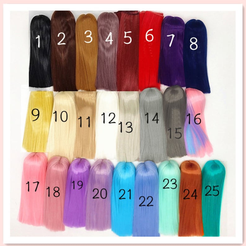 Puede incluir: Un conjunto de 25 pelucas para mu&ntilde;ecas en varios colores, incluyendo negro, marr&oacute;n, rubio, rojo, morado, azul, amarillo, rosa y verde. Las pelucas est&aacute;n numeradas del 1 al 25.