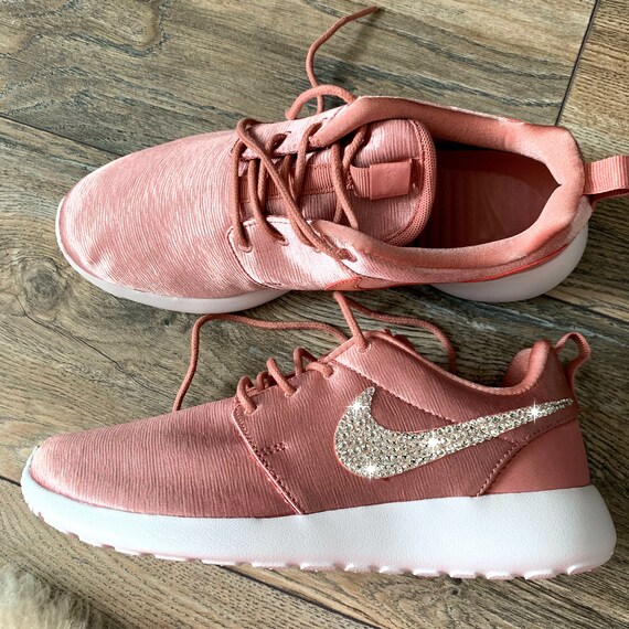 nike roshe one rust pink