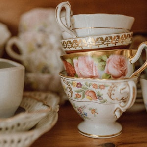 Mismatched Teacups & Saucers - Vintage China Teacups - Unique Wedding and Party Favors
