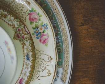 Mismatched Vintage China Tableware: Place Settings for Tablescapes