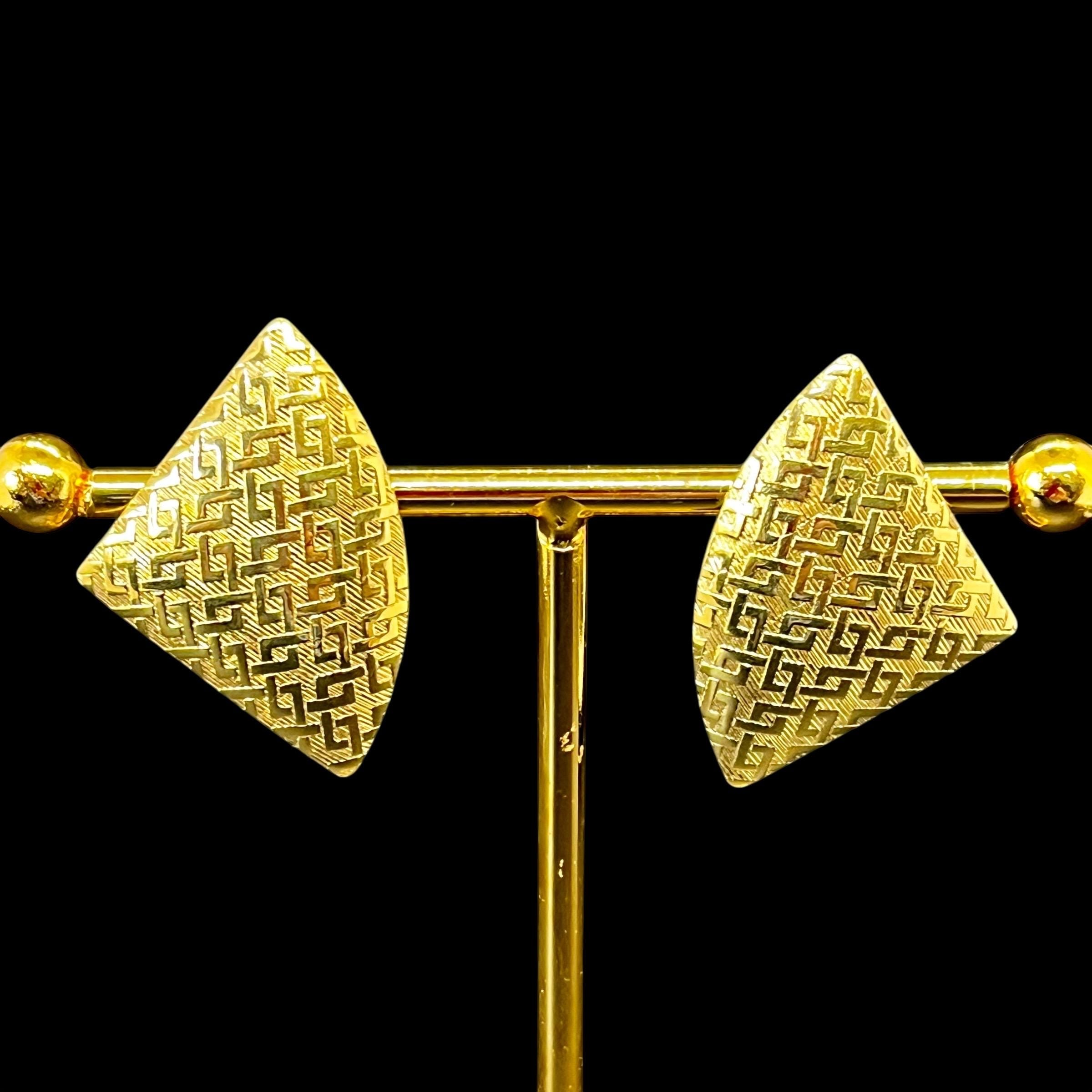 VINTAGE | Trifari Gold Tone Clip on Earrings | Fan Shaped 