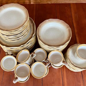 Zabytkowa zastawa stołowa Mikasa Stoneware: Brązowa, pełnoziarnista, ombre, wyprodukowana w Japonii