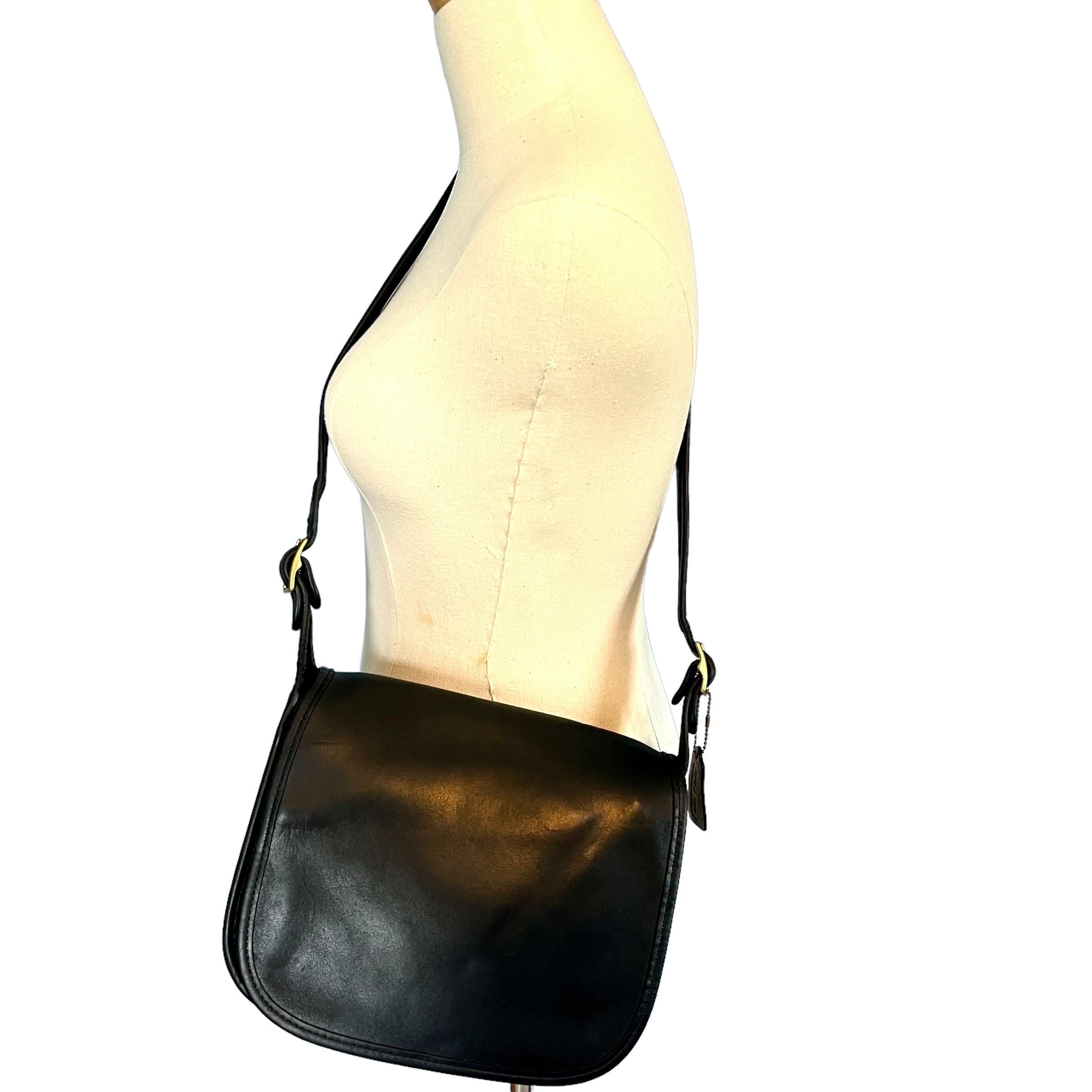 VINTAGE | 1999 Coach Classic Shoulder Bag 9170 | Black VINTAGE | 1999 Coach Classic Shoulder Bag 9170 | Black