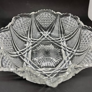 Antieke Heisey Fandango-bessenkom: EAPG-diamanten en bogen, geschulpte rand