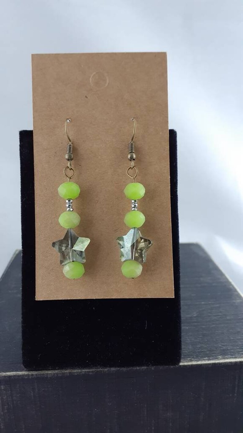 Evergreen Agate Pebble /& Holly Berry Lariat w Earrings