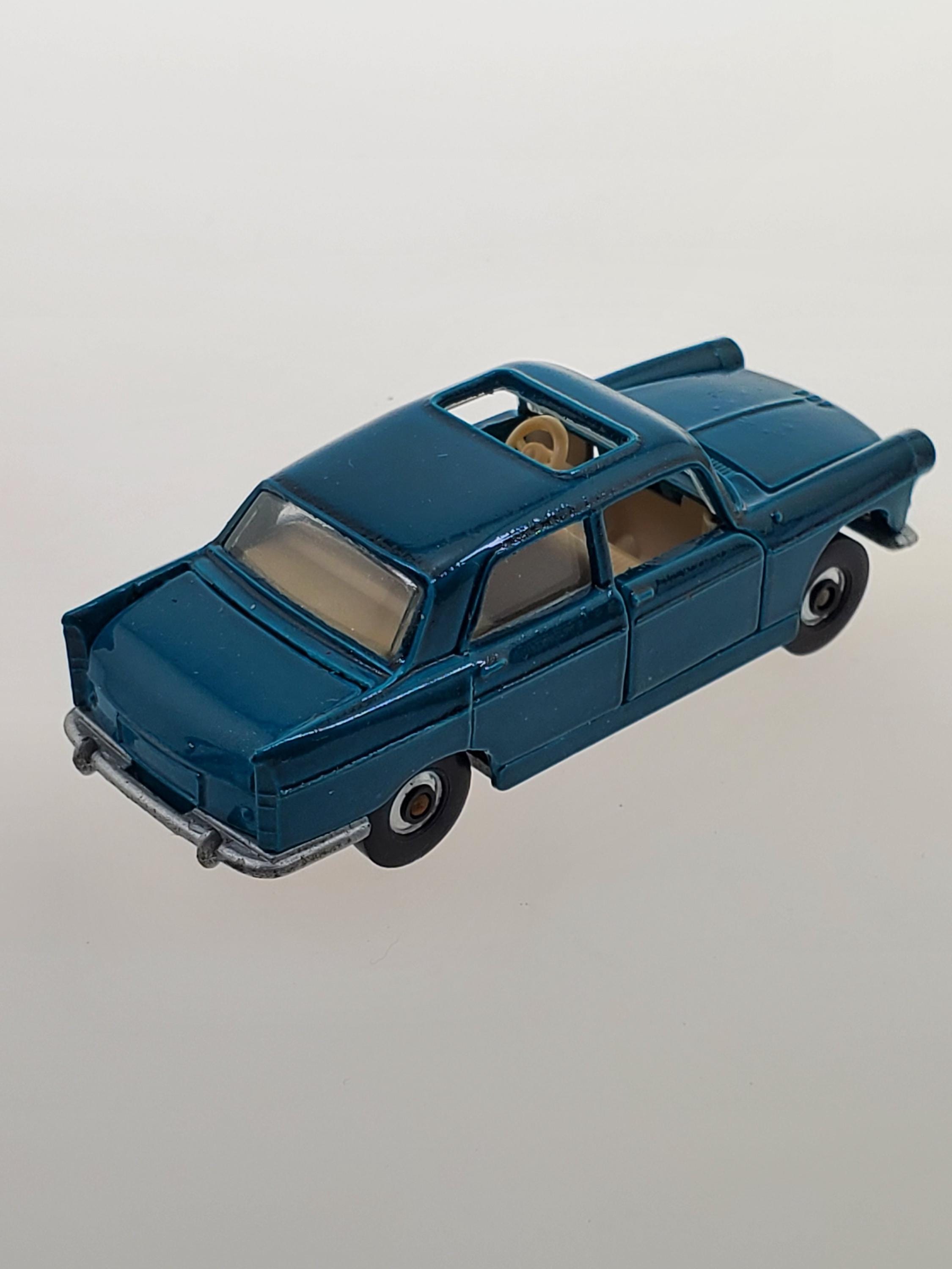 ミニカー FLYERS TAUNUS12M,ROAD MASTER PEUGEOT 404 ixo 1:43 Peugeot 404 1968 Diecast Car Model Metal Toy
