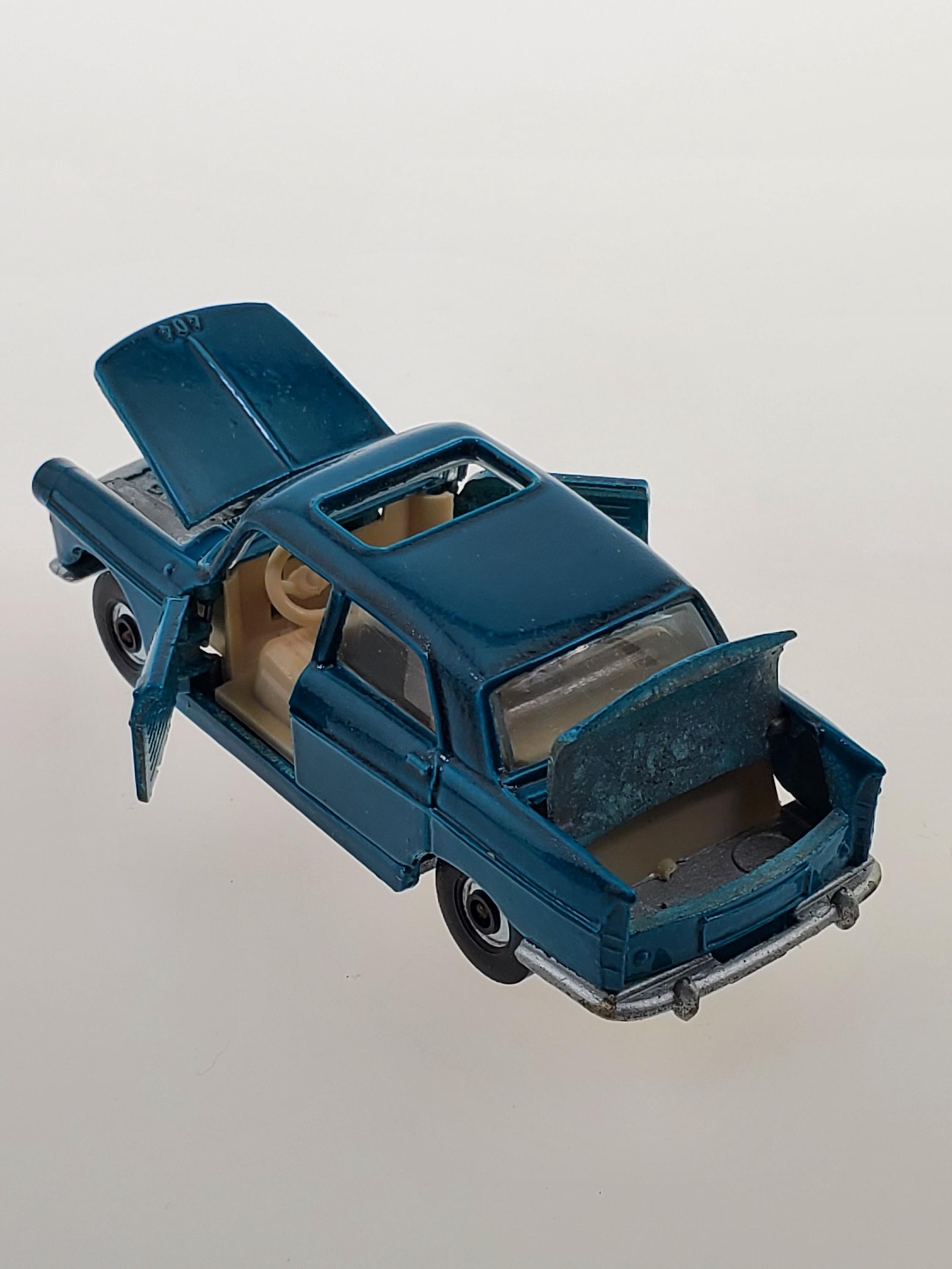 1960's Peugeot 404 C.28 1/57 Scale Lone Star Road-master