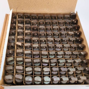 100 brons geanodiseerde aluminium cilinders, aluminium sculptuurvoorraad, 6000 in totaal beschikbaar, hergebruikt radiografisch hobbymodelmateriaal