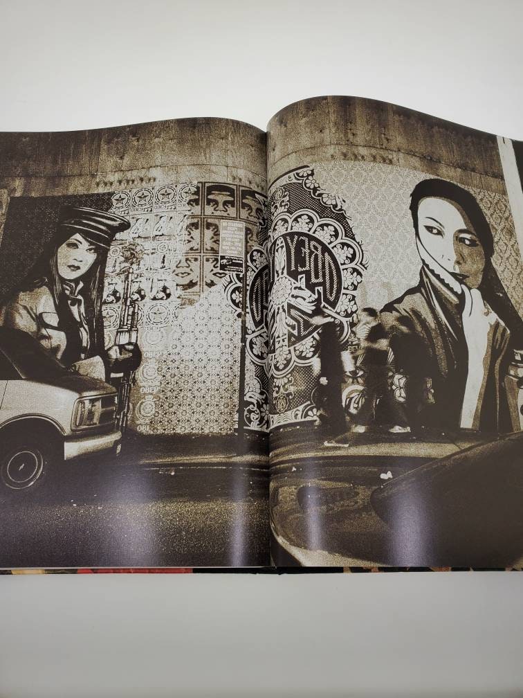 書 MAYDAY: THE ART OF SHEPARD FAIREY MAYDAY / The Art of Shepard Fairey - Obey Giant