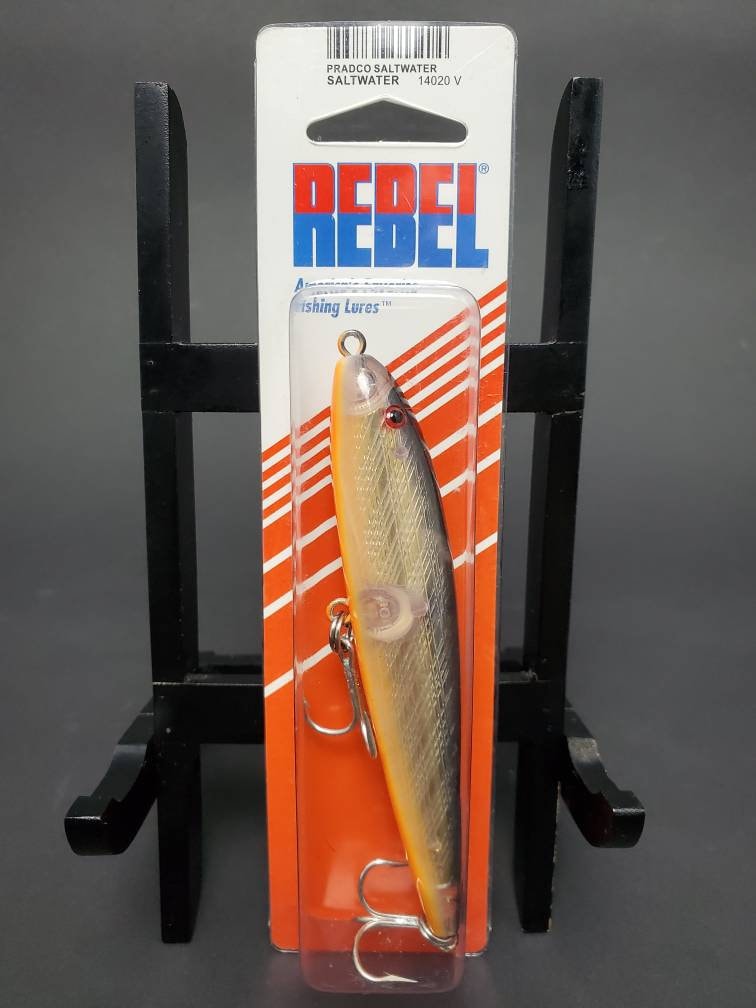 w/ rattles.  Vintage Rebel Baitfish Lure 