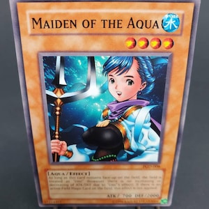 Maiden of the Aqua PGD-008 Juego de cartas coleccionables Yugioh 1996 copyright 2003 fecha de lanzamiento