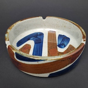1970s Modern Ceramic Ashtray 5&quot; diameter
