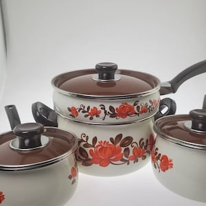 1970s Mod 7 Piece Enameled Pot Set with 4 Pots and 3 Lids