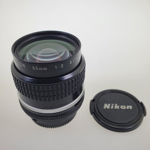 1990s Nikon Camera Nikkor 35mm 1:2 Zoom Lens 317465 Made in Japan
