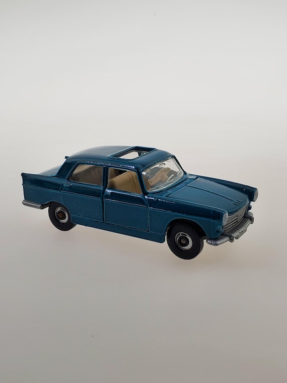 1960's Peugeot 404 C.28 1/57 Scale Lone Star Road-master Super