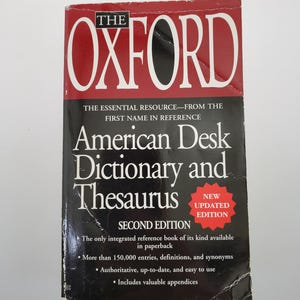 2001 The Oxford American Desk Dictionary and Thesaurus Second Edition New Updated Edition Paperback Book