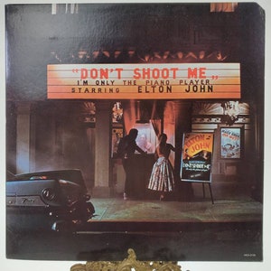 1972 RARO Don't Shoot Me I'm Only The Paino Player Estrelando Elton John Álbum de vinil com carta do empresário e álbum de fotos coloridas MCA-2100