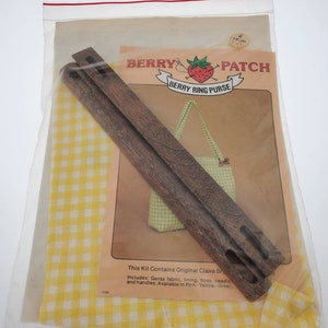 Monedero con anilla Berry Patch de Claire Bryant, década de 1980, diseñadora Claire Bryant