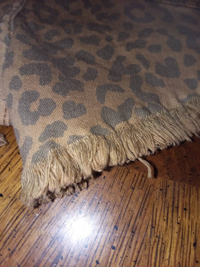 Klique B Leopard Highwaist Womens Shorts Medium