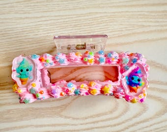 Kawaii Dessert Creature Claw Clip – Handmade Decoden Hair Clip with Original Ice Cream Characters • Pastel Sprinkles Accessory