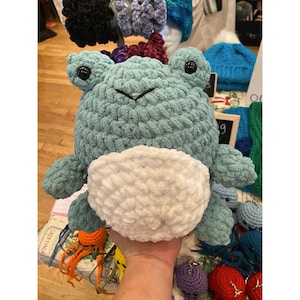 Crochet Frog | Plushie | Amigurumi Frog