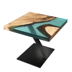Rivertable Side Table/Decotable Poplar with green Clear Resin