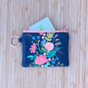 Mini portachiavi con cerniera / Rifle Paper Co / Petite English Garden Vines