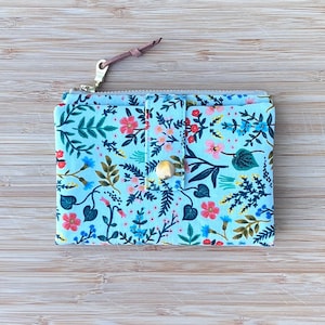 Cartera Essex / Tela Rifle Paper Co / Wildwood Floral Metallic / Menta